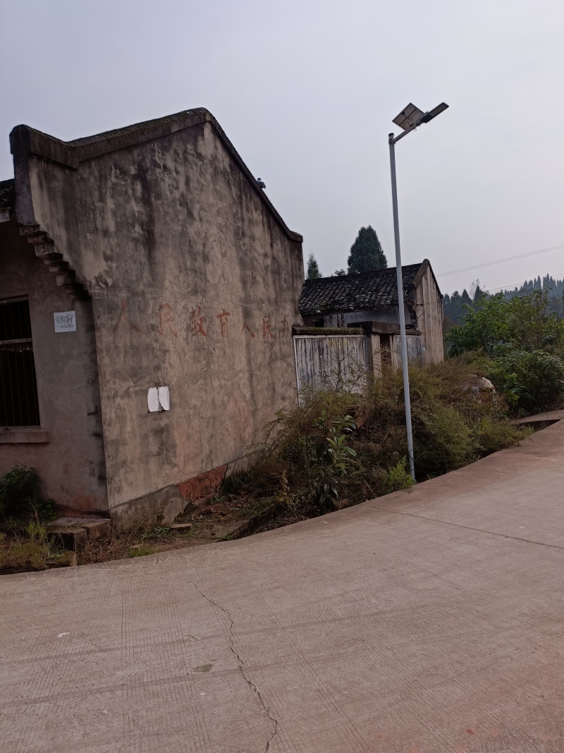 重庆荣昌乡村四合院出租，面积一千多平，4000一年，