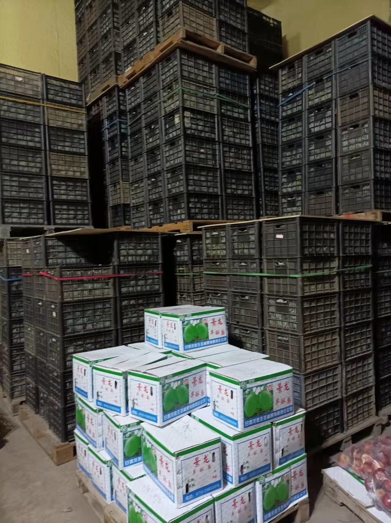 早酥梨产自百年老梨树，产地直销，供应各大超市，批发商