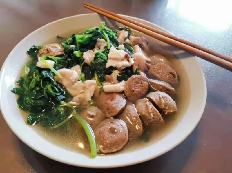 正宗潮汕牛肉丸，纯鲜牛肉手工制作，一斤真空装，冬天火锅必