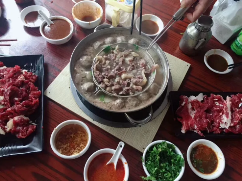 正宗潮汕牛肉丸，纯鲜牛肉手工制作，一斤真空装，冬天火锅必