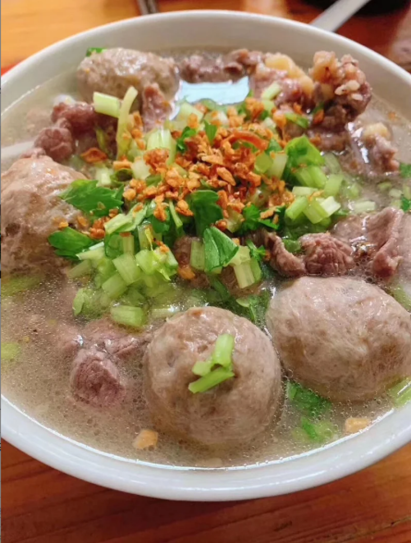 正宗潮汕牛肉丸，纯鲜牛肉手工制作，一斤真空装，冬天火锅必