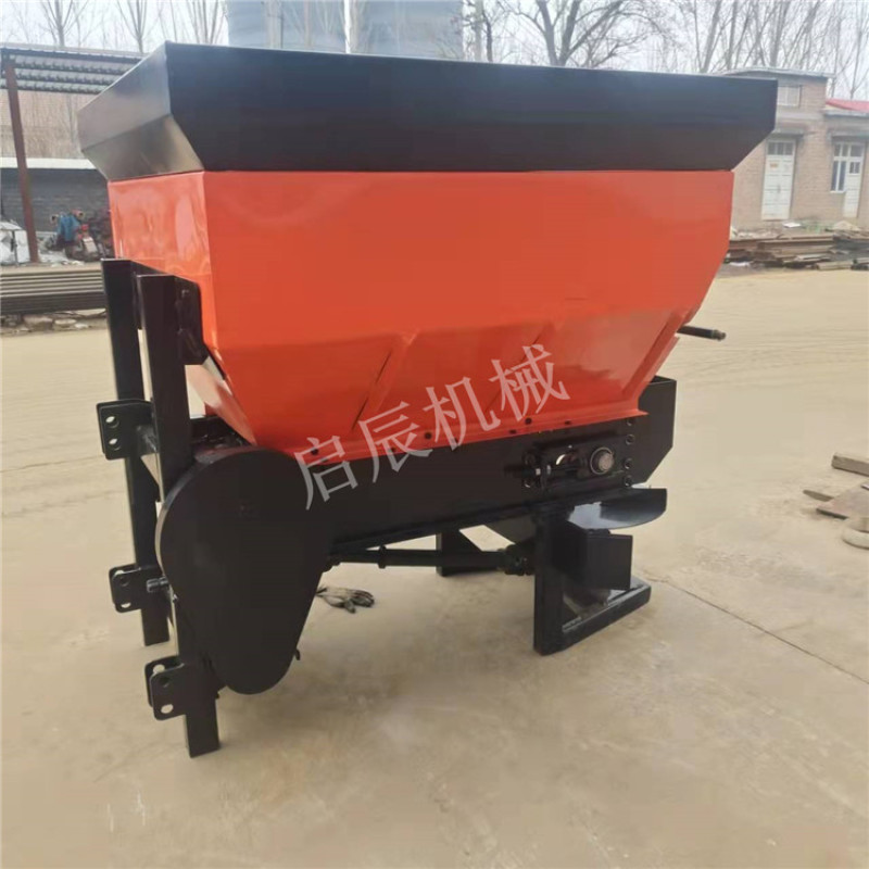 有机肥大型拖拉机后置施肥机农家肥扬肥器多功能撒粪车撒肥机