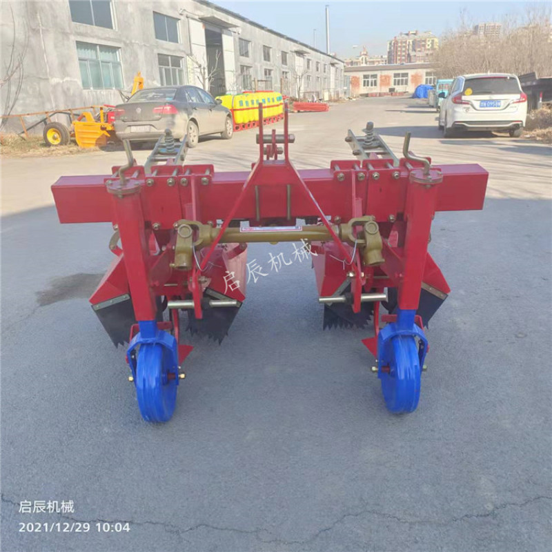 农用拖拉机带土豆上土机红薯上土培土机起垄培土覆土开沟机器