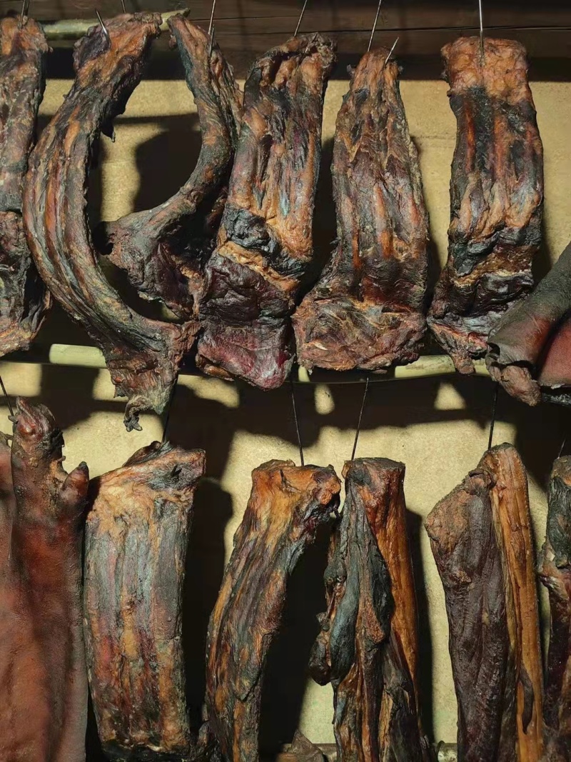 四川达州特产腊排骨柏树烟熏腊肉