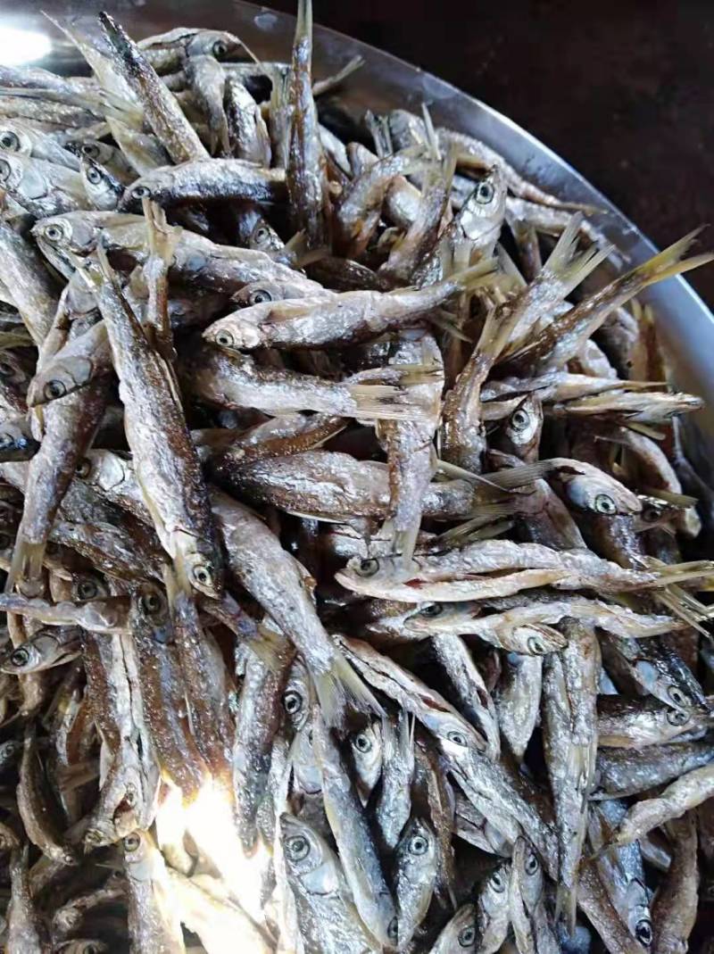 油炸鱼，鱼干/炸鱼干，香脆酥小鱼干，小吃干货，欢迎下单