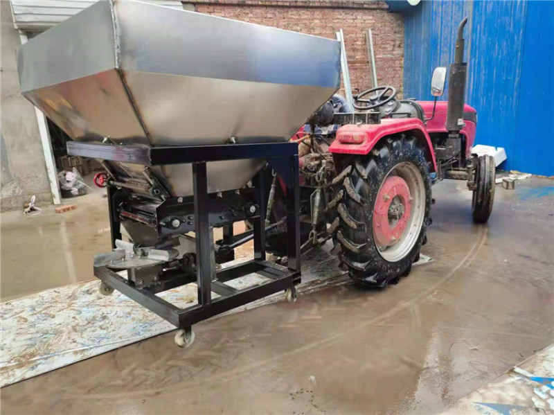 有机肥撒肥机大型拖拉机后置施肥机农家肥扬肥器多功能撒粪车