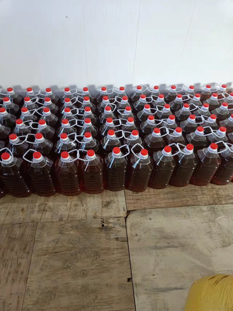 精品农家花生油，货源充足，品质保证，量大从优，欢迎选购