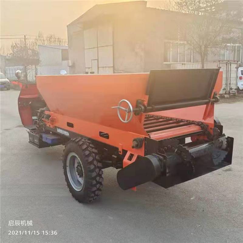 农用三轮自走式撒粪车
