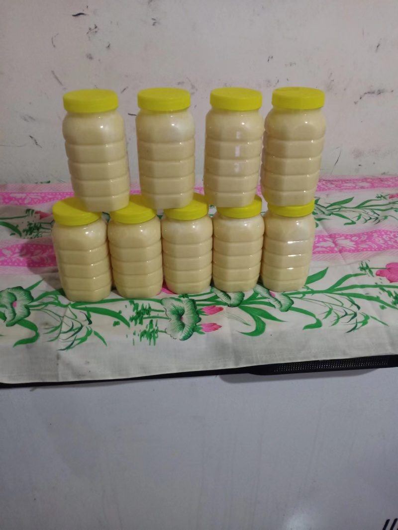精品土蜂蜜基地直供一手货源品质保证诚信经营大量有货