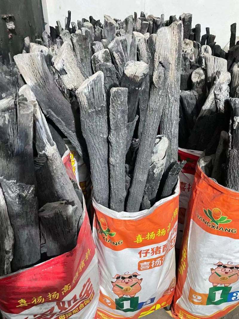 栗木炭，今年纯栗木新炭，无炭头，无碎沫，货源充足，欢迎咨询
