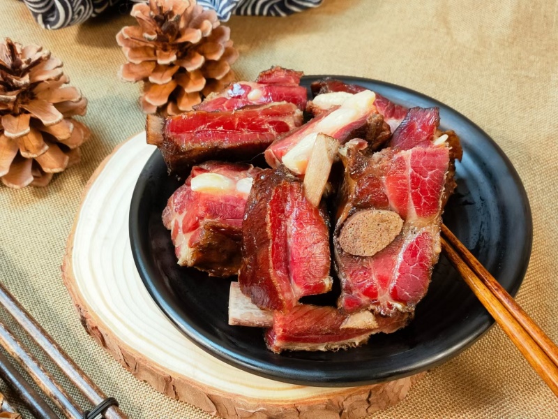 【热卖】烟薰腊排骨，一件代发精品排骨，干度0.6质量保证