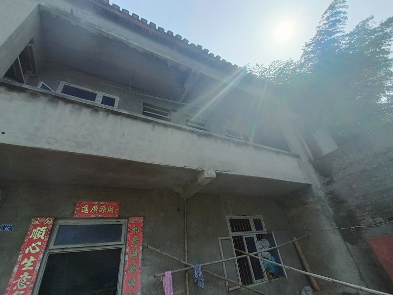 重庆北碚200平闲置农房禾且5000一年，水电路通