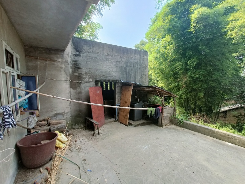 重庆北碚200平闲置农房禾且5000一年，水电路通