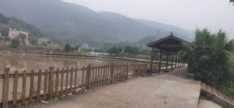 重庆渝北玉峰山240亩农庄转r