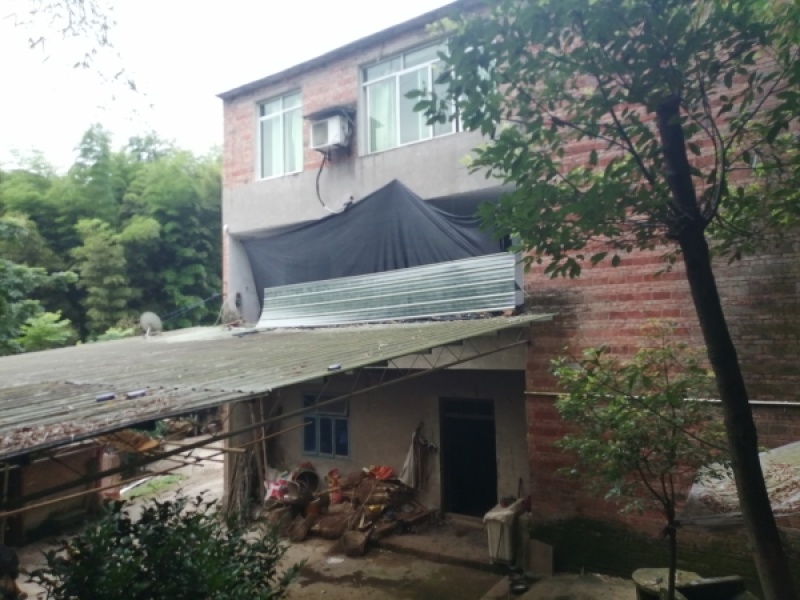巴南区圣灯山镇200平民房出租，租金每年2万