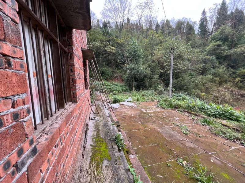 重庆市荣昌区180平房出租，租金2500一年可租20年