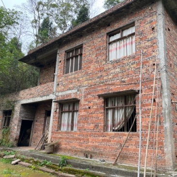 重庆市荣昌区180平房出租，租金2500一年可租20年