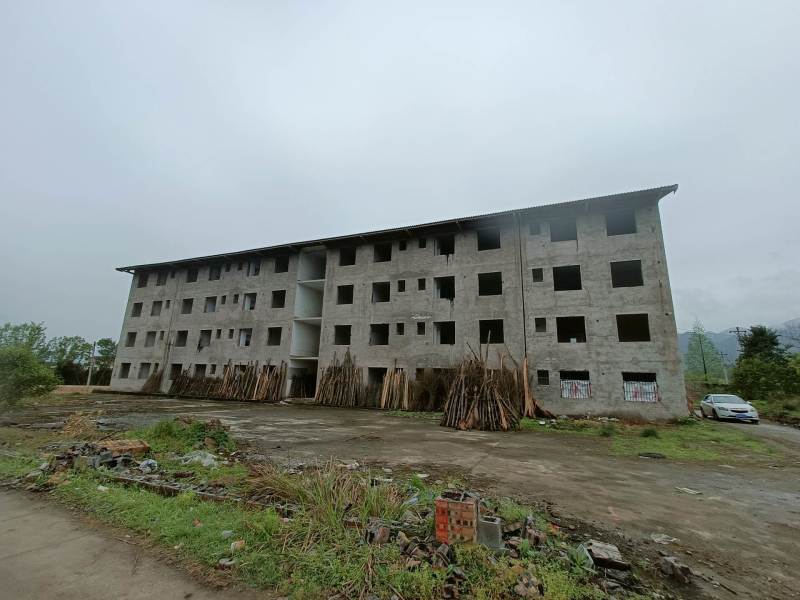 重庆市长寿区，十堰镇3000平民房出Z4层楼，有多个房