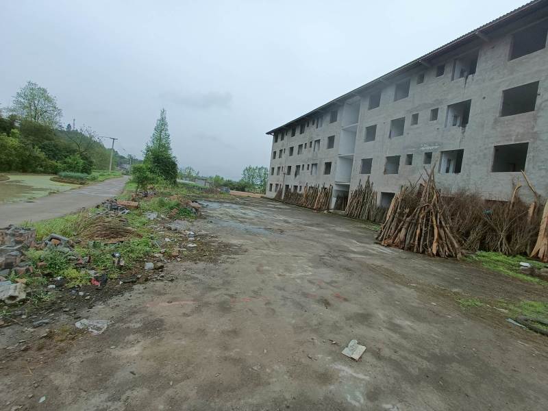 重庆市长寿区，十堰镇3000平民房出Z4层楼，有多个房