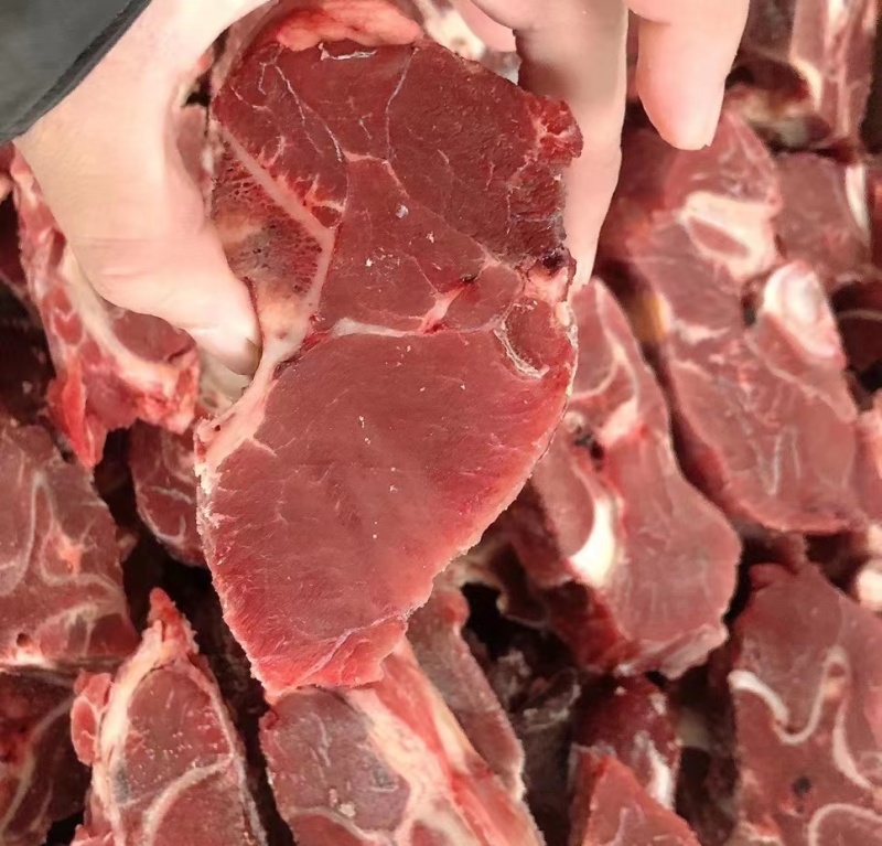 新鲜多肉牛脊骨生鲜冷冻冻品带肉牛脖骨火锅食材牛排骨牛蝎子