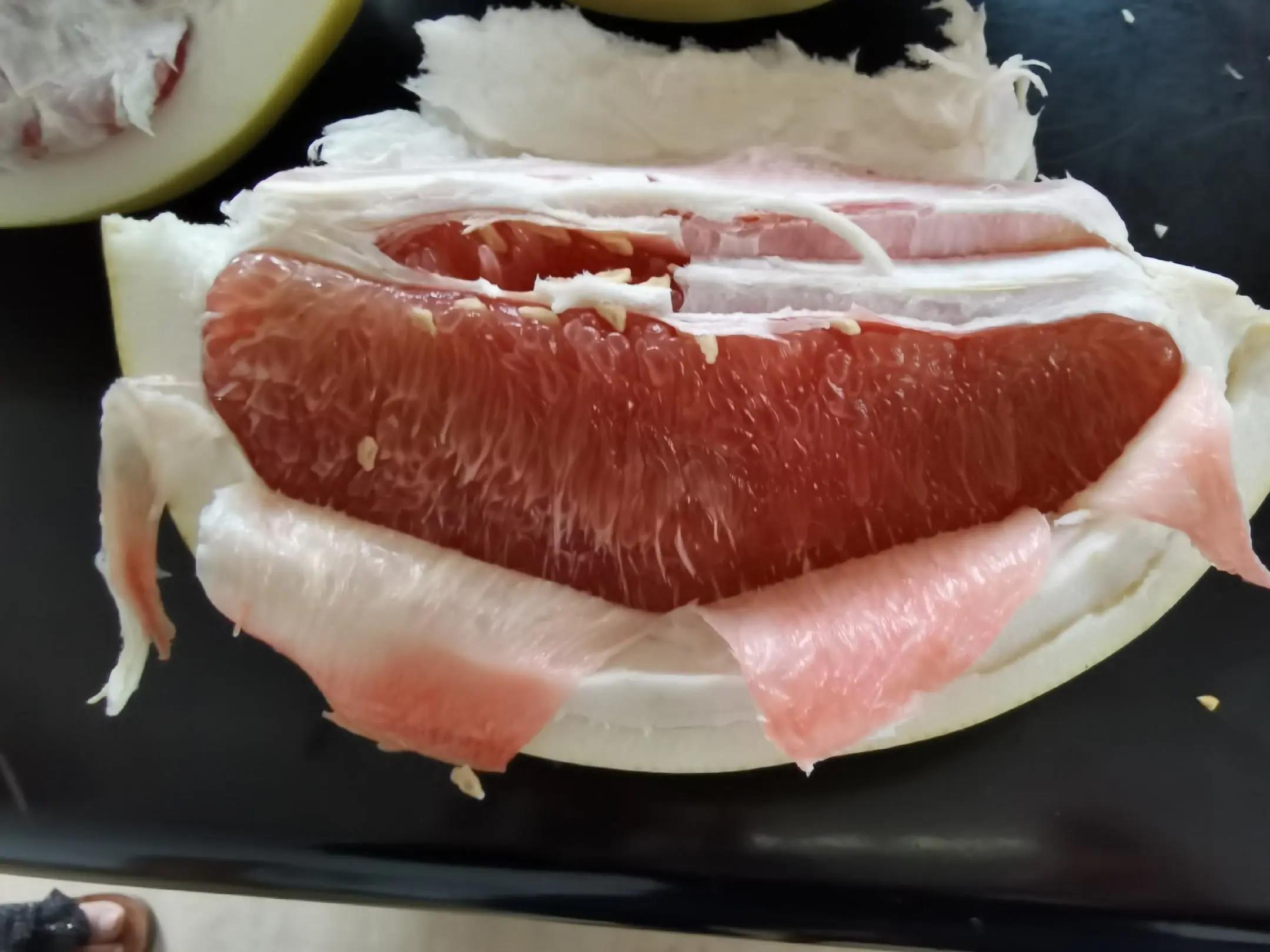 红心柚果肉剖面图