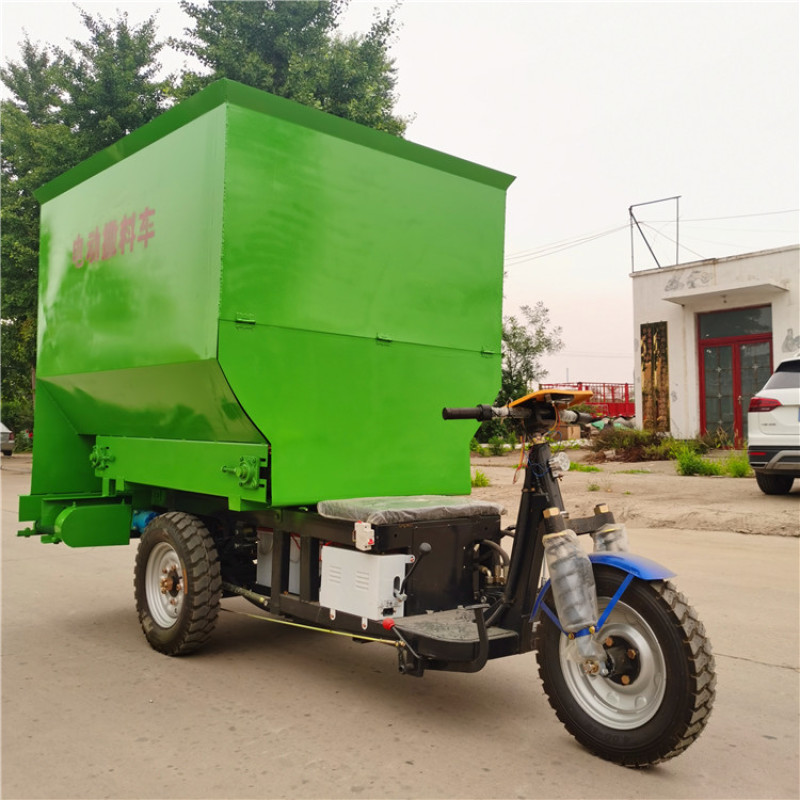 汽油撒料车柴油撒料车牛羊养殖投料车
