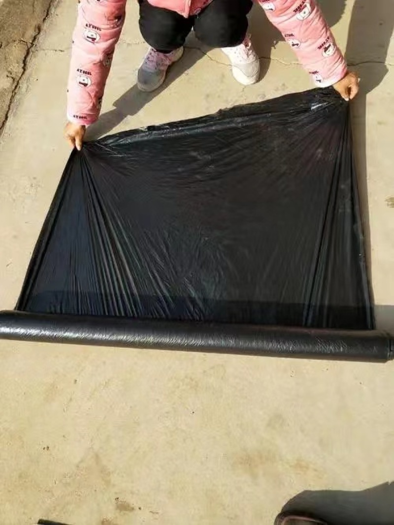 厂家直销黑色地膜防草适用于草莓蔬菜瓜果番茄等作物