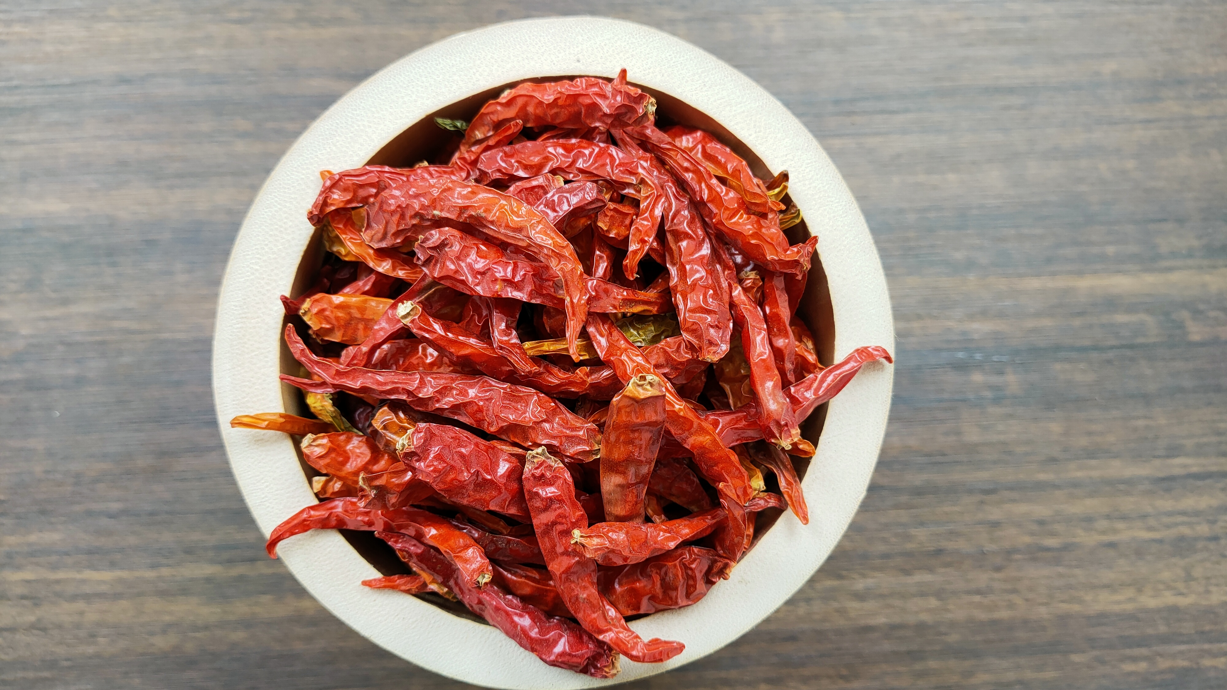 油炒干辣椒配饭图