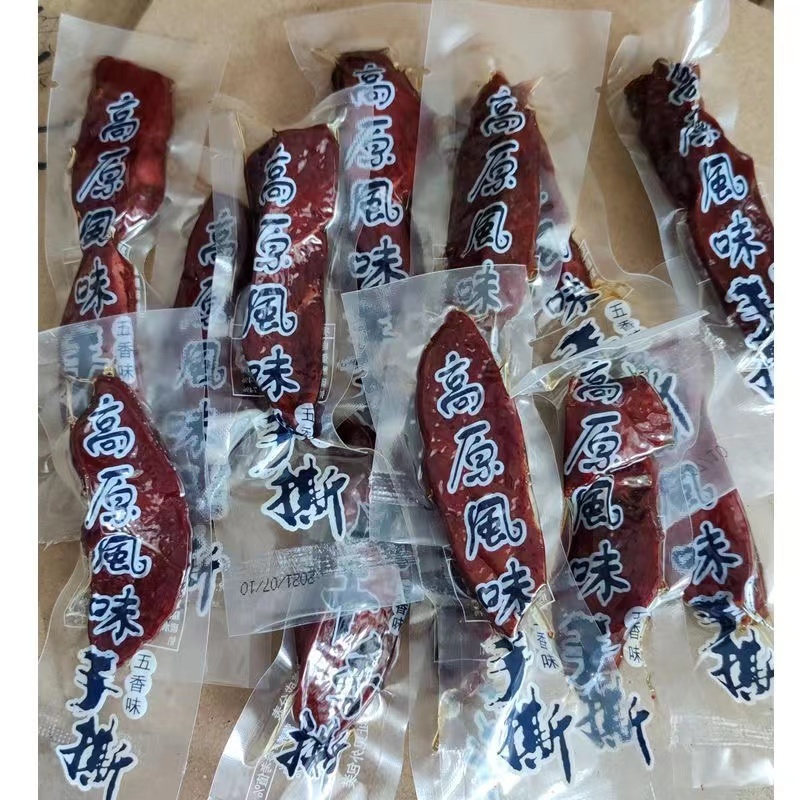 手撕鸭肉四川特产零食批发散装地摊小吃风干牛肉干景区手撕牛