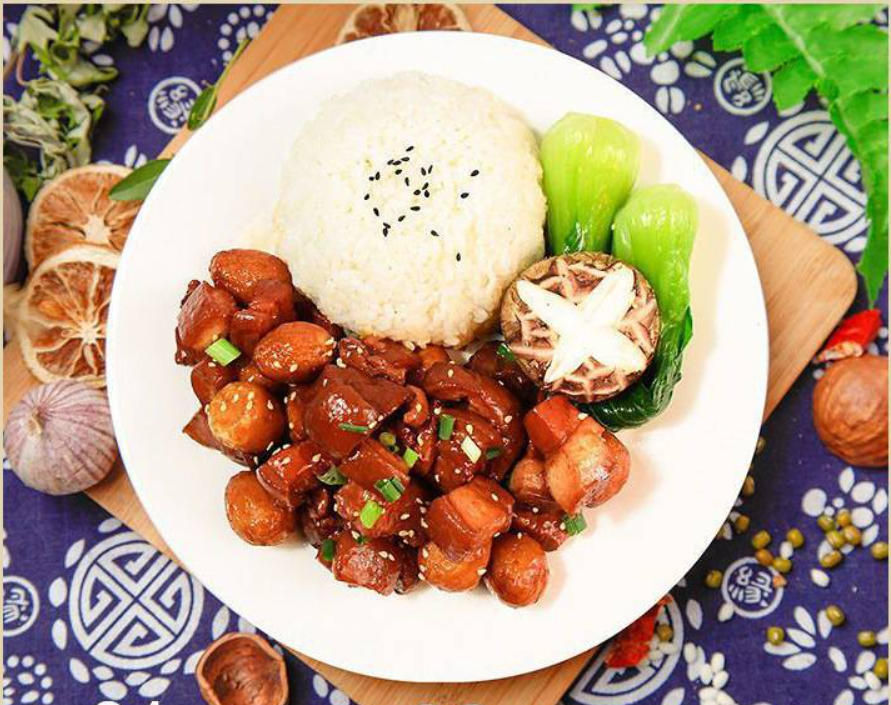 有机扁豆红烧肉成品图