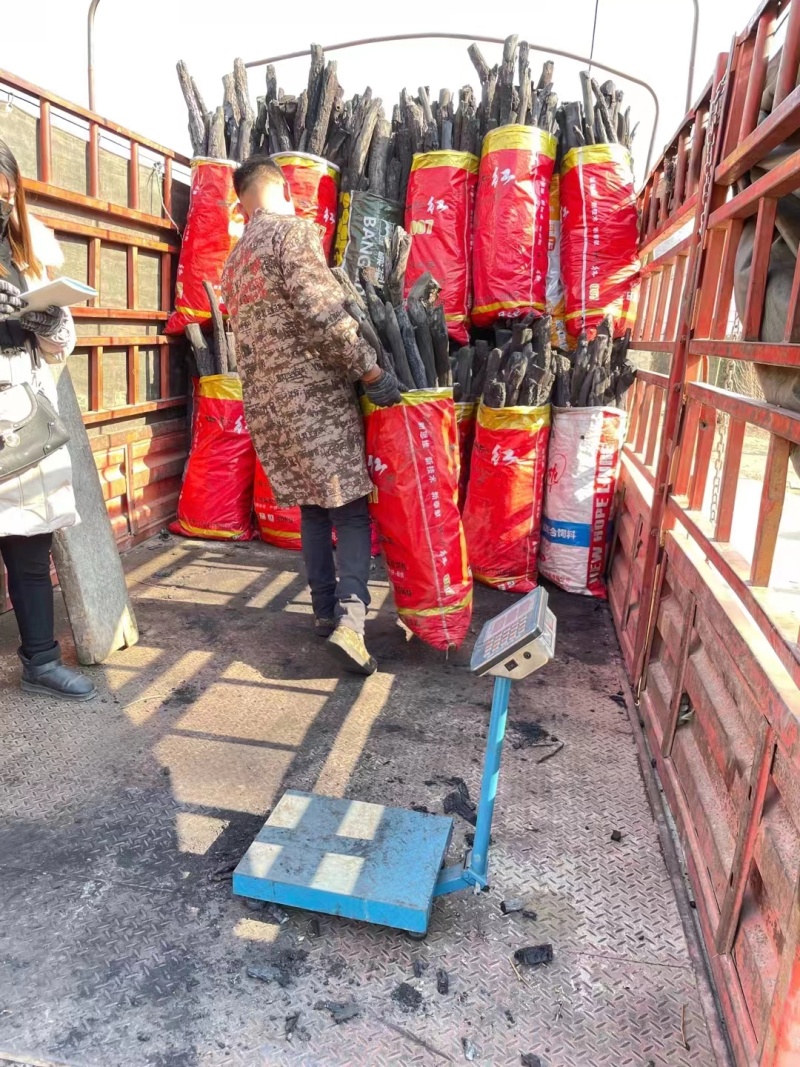 【精品】青钢木炭，果木炭批发零售电商对接烧烤炭秒接单