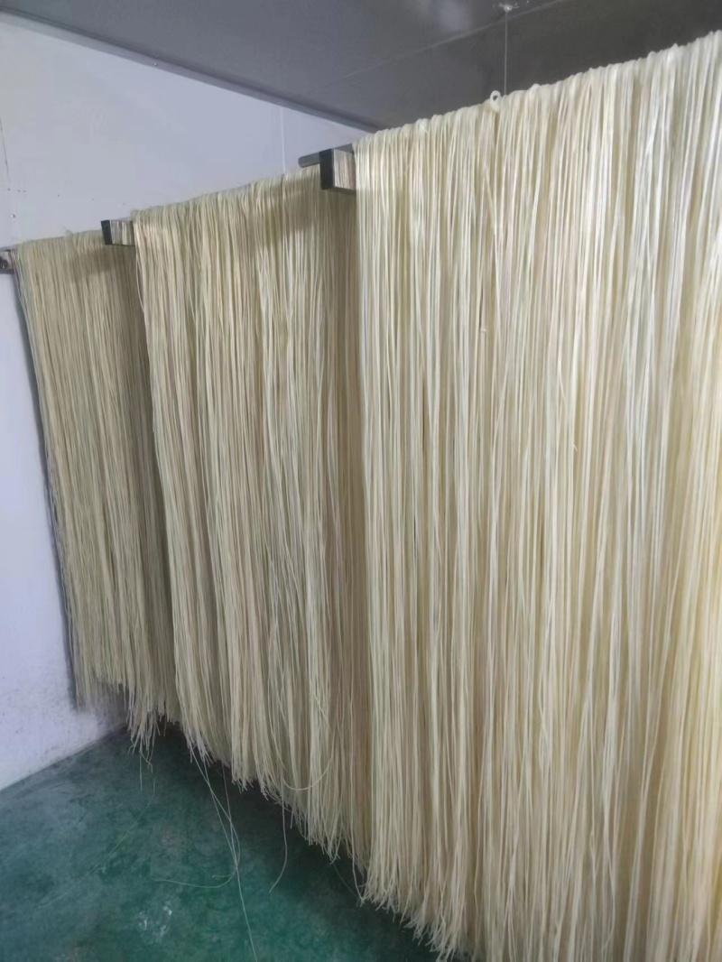 正宗过桥米线劲道爽滑优质大米制作而成嗦个不停