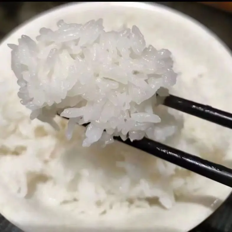 稻花香2号大米新米颗粒饱满，口感香醇，米质优良。