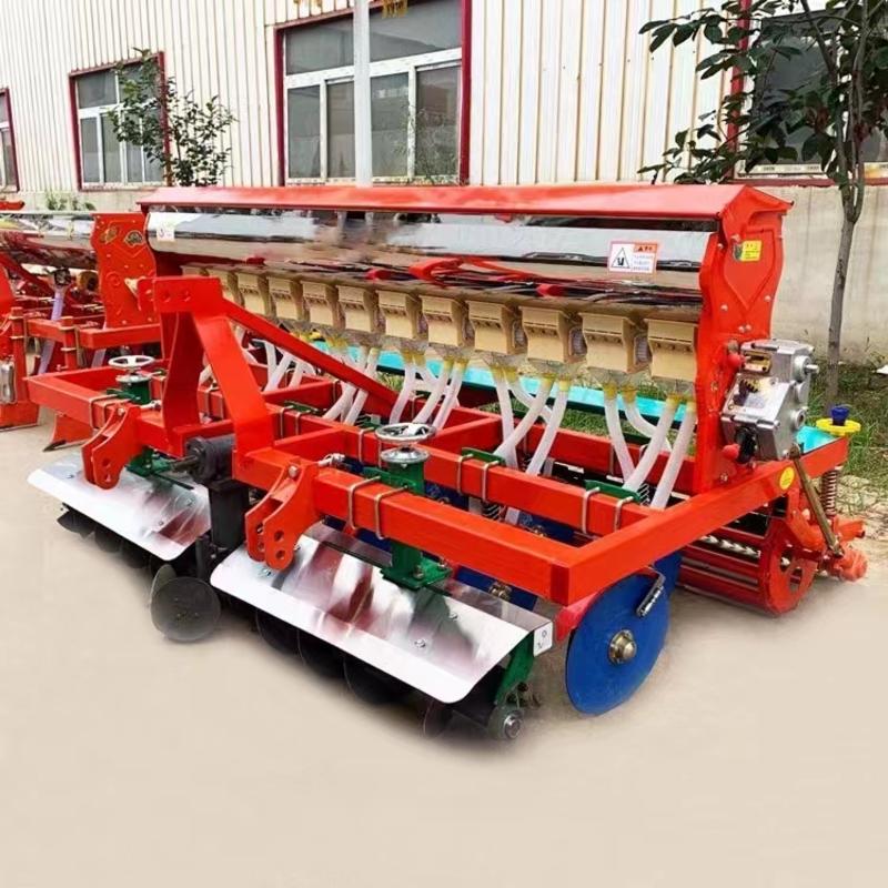 供应新型农用小麦施肥播种机四轮拖拉机带小麦播种机多少钱