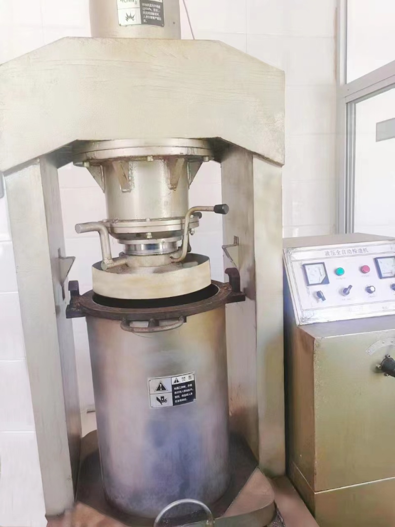 散装冷榨纯核桃油，量大价优，工厂直营，质量保证