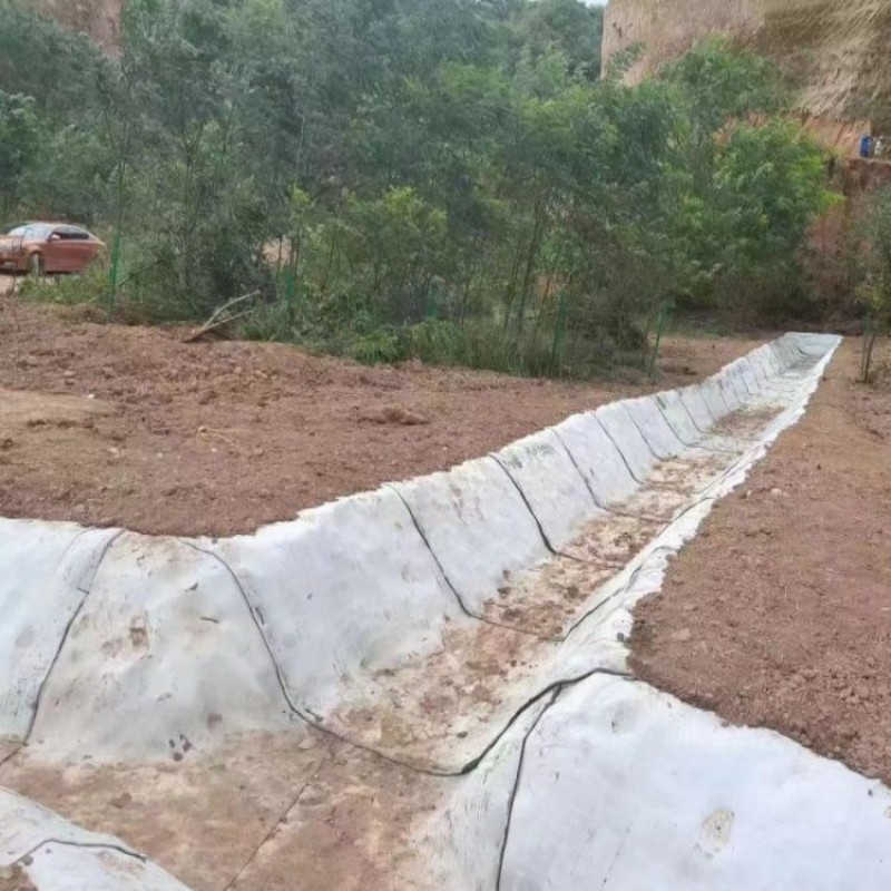 水泥毯浇水固化鱼塘护坡沟渠管道加固防渗家用混凝土厂家