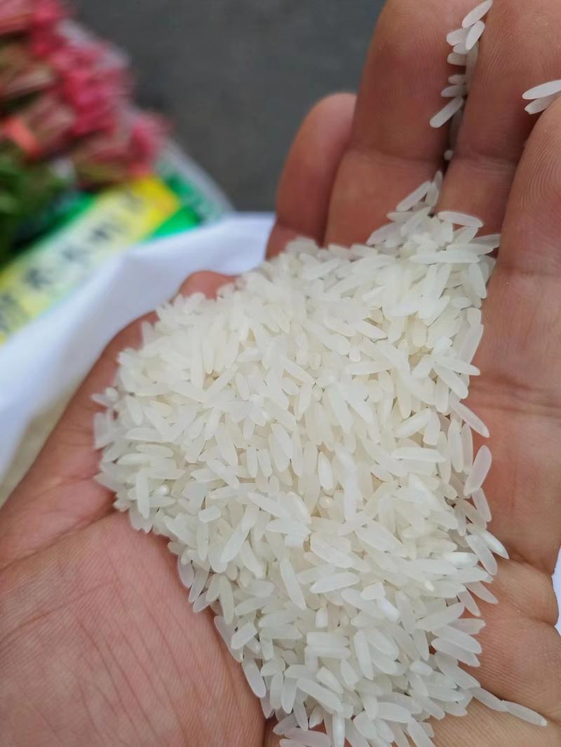 精品大米，今年新米，质量三包，口感更香，量大价优