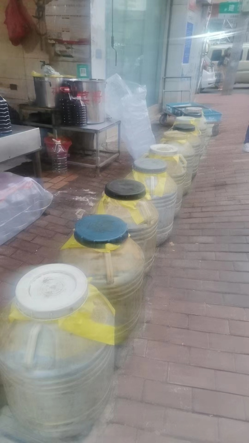 现榨小榨菜籽油，自产自销诚信经营，咨询有惊喜，实力供货