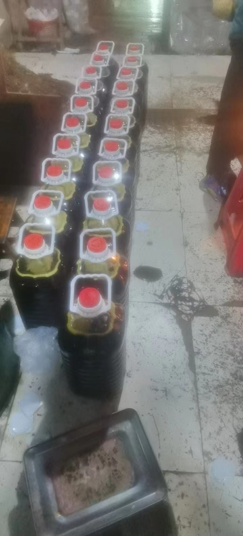 现榨小榨菜籽油，自产自销诚信经营，咨询有惊喜，实力供货
