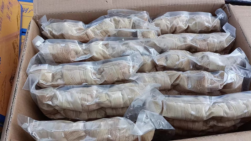 【热销】捆肠羊捆肠带油和不带油的都有欢迎电话联系
