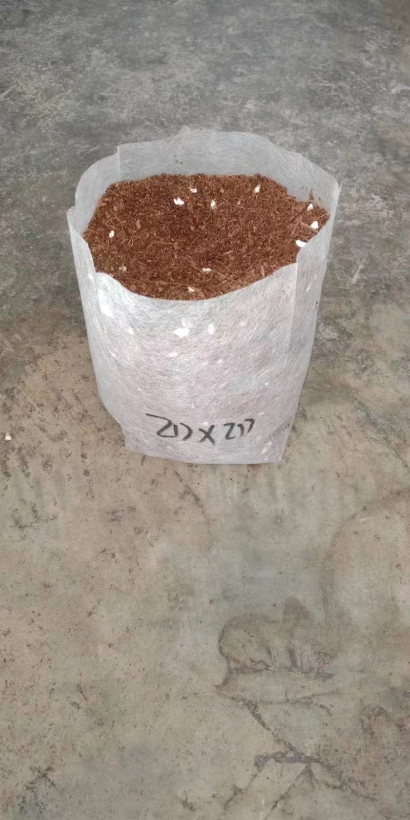 无纺布育苗袋32*35规格齐全品质有保障欢迎咨询考察