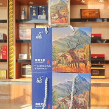 晶鹿滋补酒鹿鞭酒，100ml，42度一提为10瓶。