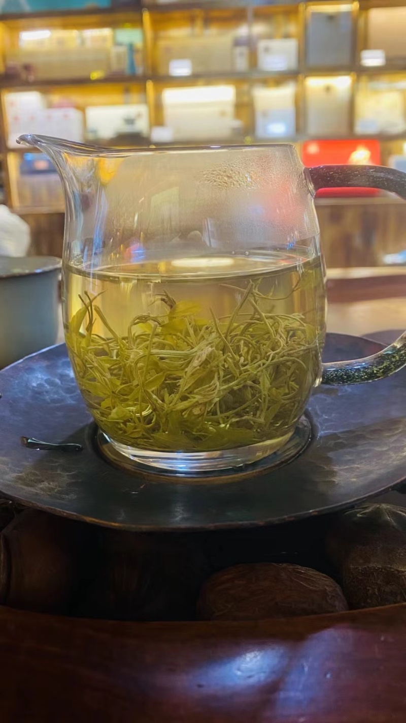 精品藤茶礼盒装产地直发，价格优惠，欢迎采购看货