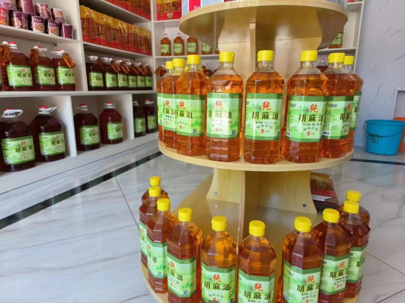 胡麻油1L、2.5L、5L、10L各种规格都有
