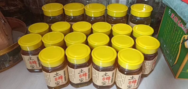 纯中华土蜂蜜，鸭脚木蜜