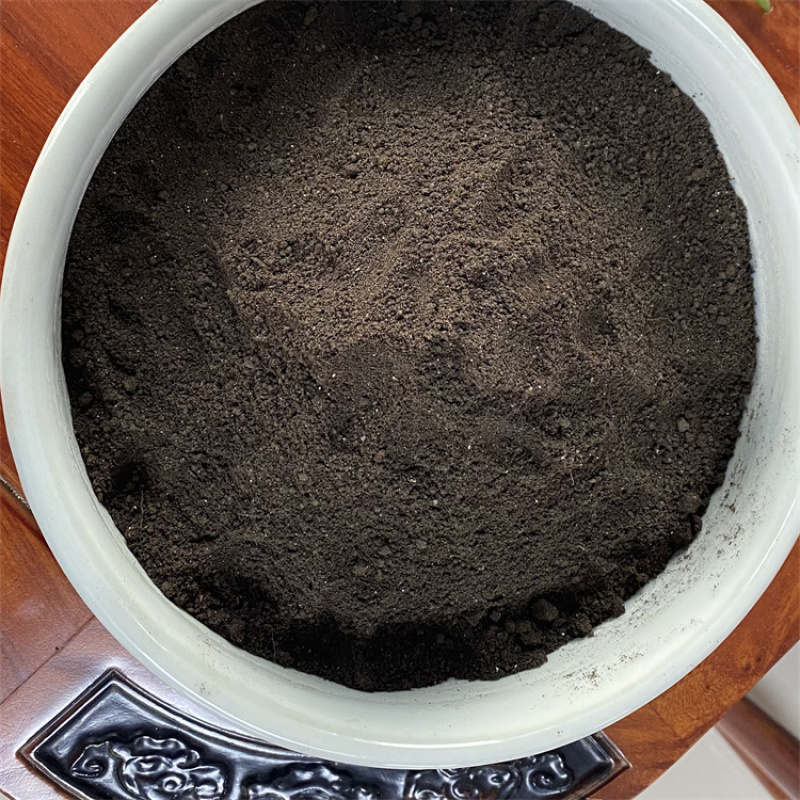 蚯蚓粪具有良好的持久肥力适用于各种蔬菜水果花卉
