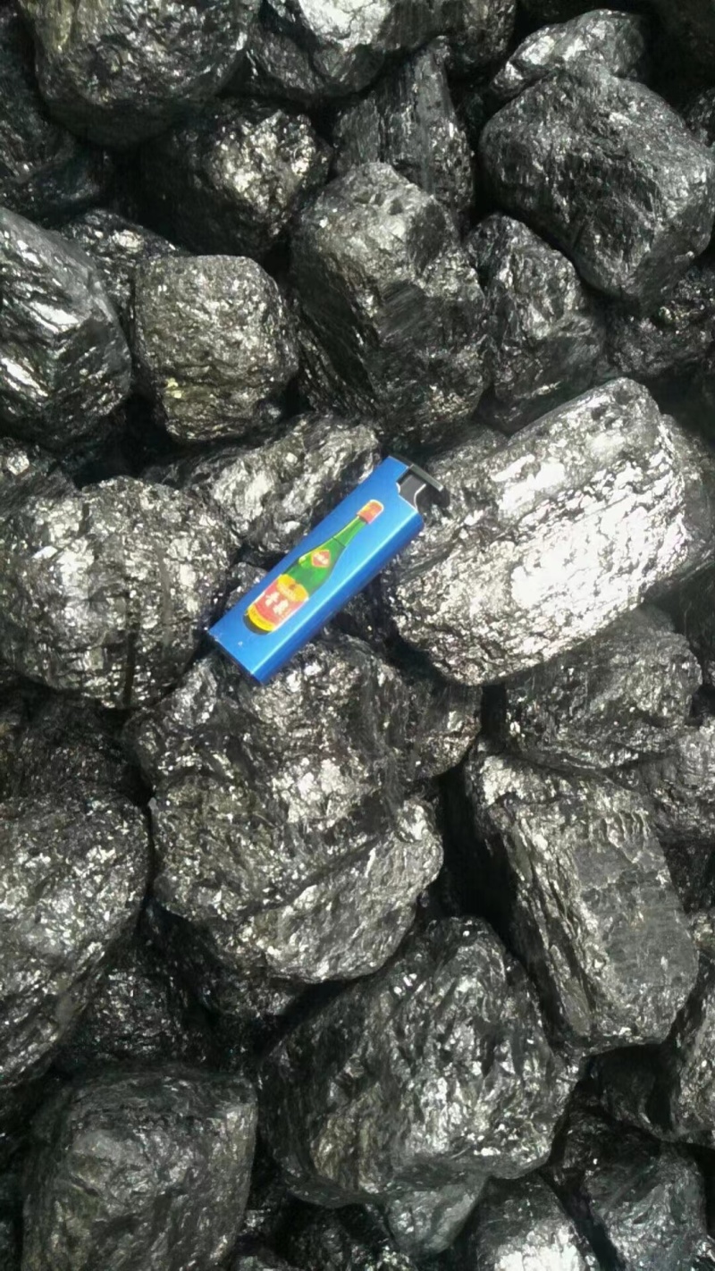 陕西煤6400大卡深井水洗煤，硬度高亮度好，适合各种用途