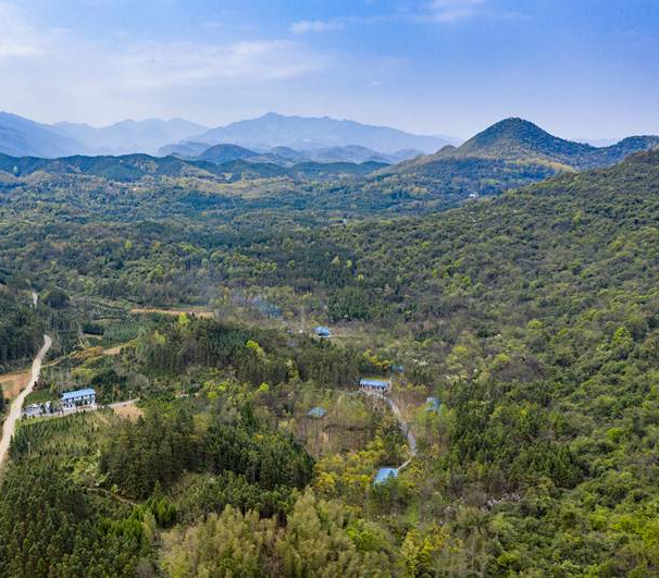 贵州山区生态养殖基地航拍图 贵州生猪养殖场航拍图