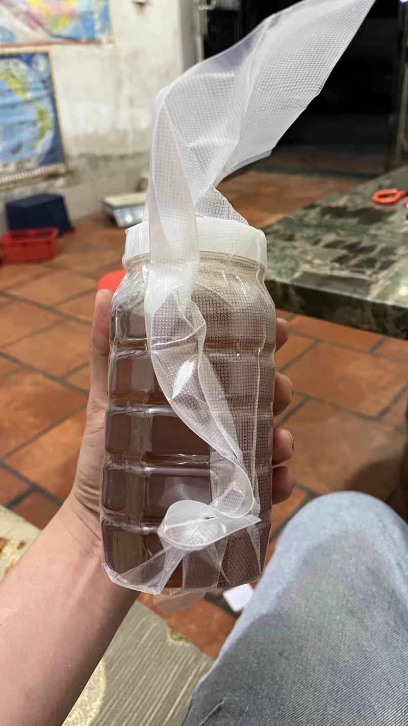 今年龙眼蜜春蜜量不多欢迎采购买的多优惠得多