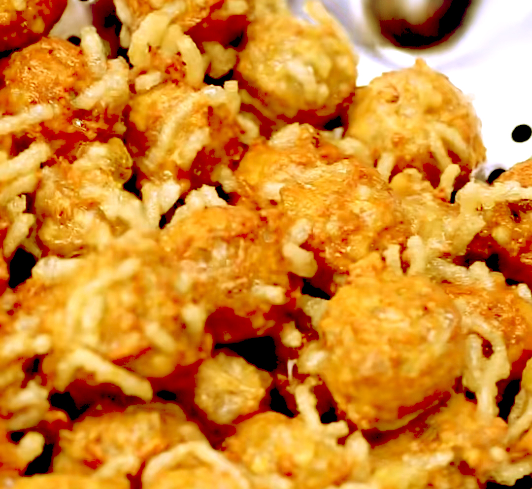 胡萝卜青萝卜丸子炸制过程